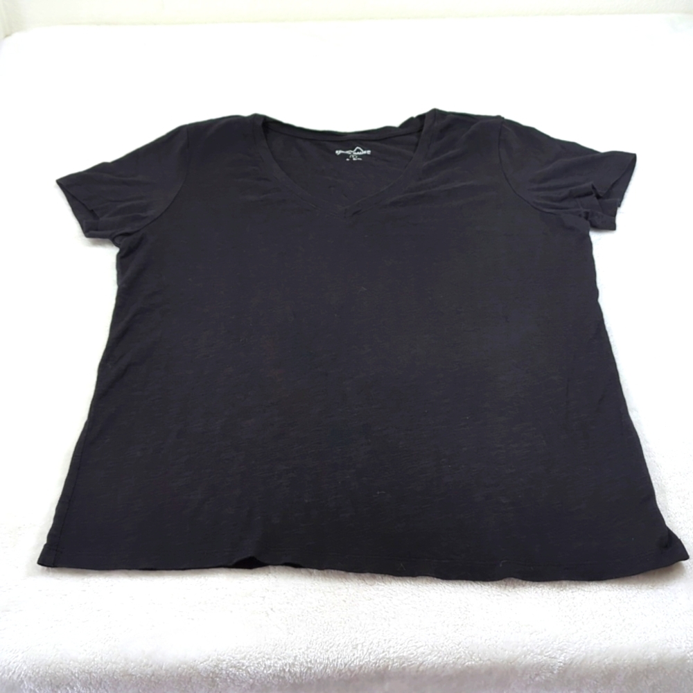 Eddie Bauer black V neck tee EUC L